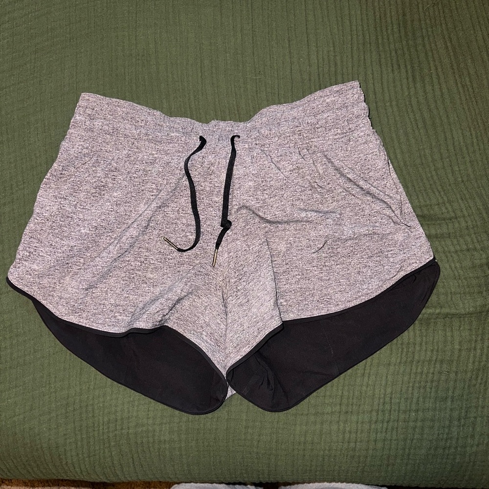 Lululemon Choose a Side short